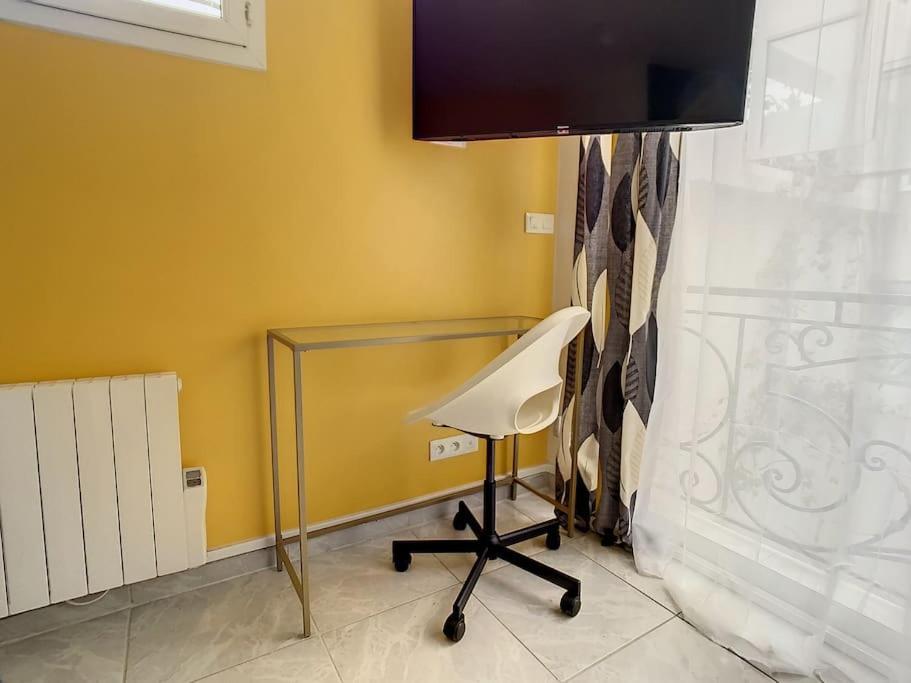 Superbe Studio Hyper Centre Tout Equipe Wifi Netflix 2Pers أميا المظهر الخارجي الصورة